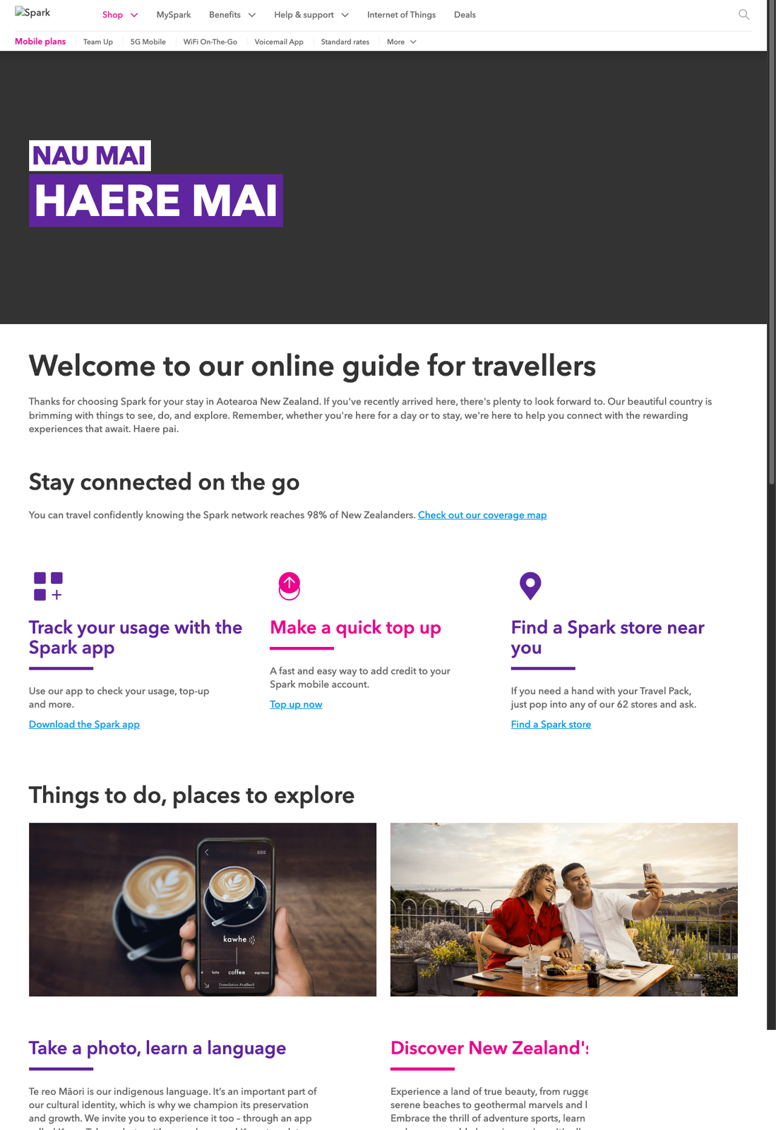 Spark 官方 Travel Pack 欢迎页(顶部为 Spark 官方导航栏与 logo):标题「Welcome to our online guide for travellers」,说明 Spark 网络覆盖 98% 的新西兰人口,并提供三个入口——用Spark App 查用量与充值(Download the Spark app)、快速充值(Top up now)、查找门店(Find a Spark store,提示全国62 家门店)